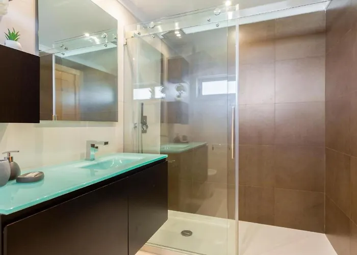 Snazzy Varandas Do Castelo One Bedroom With Sea View Sleeps 2 Appartement